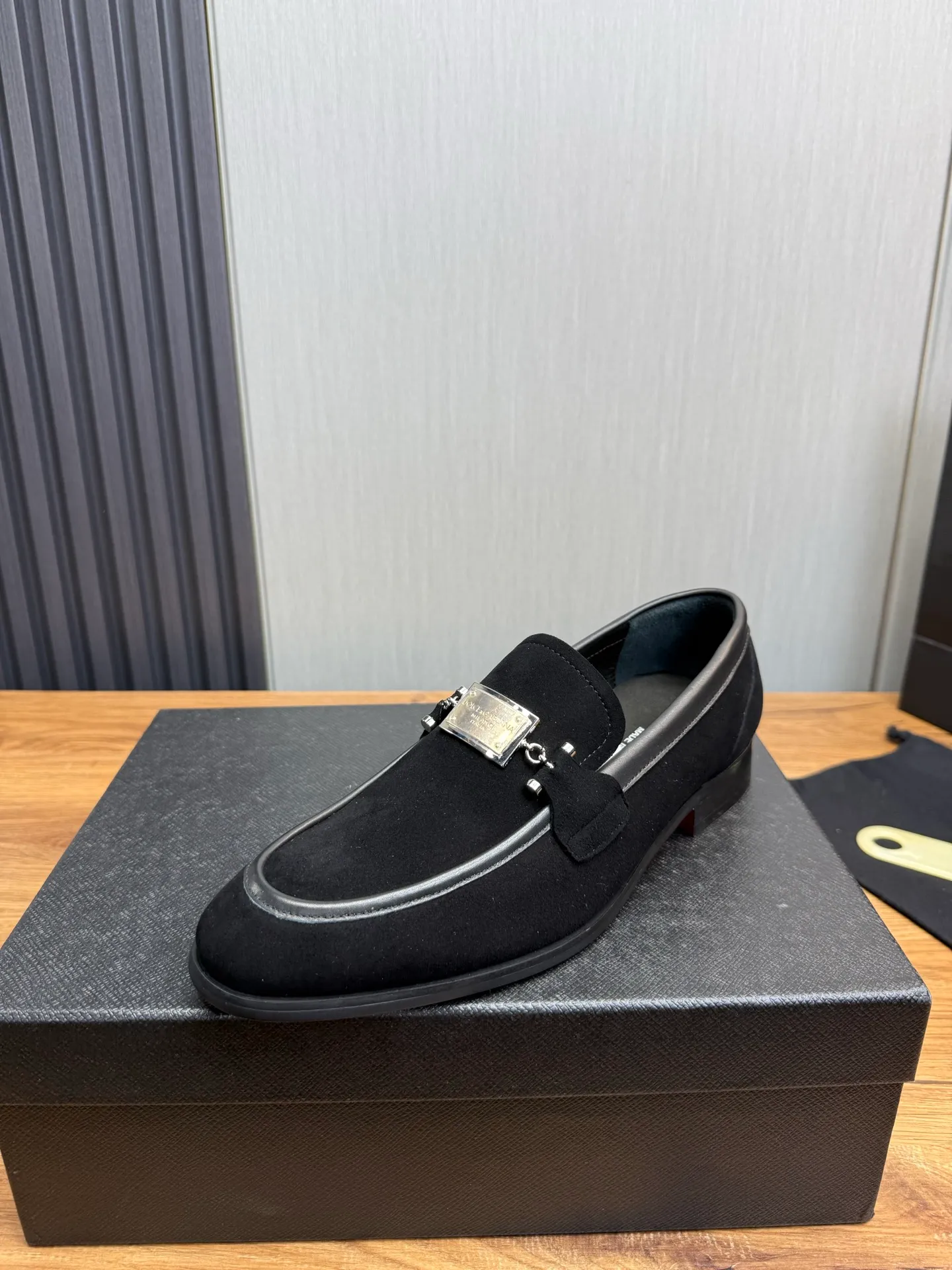 Factory price 520💰 Dolce&G .DG men's loafers👞 Classic and fashionable style, embellished with personalized DG logo. Imported cowhide, open-edge beaded cowhide, cowhide lining, original non-slip and wear-resistant outsole Size: 39-44 (customized at 38.45)
